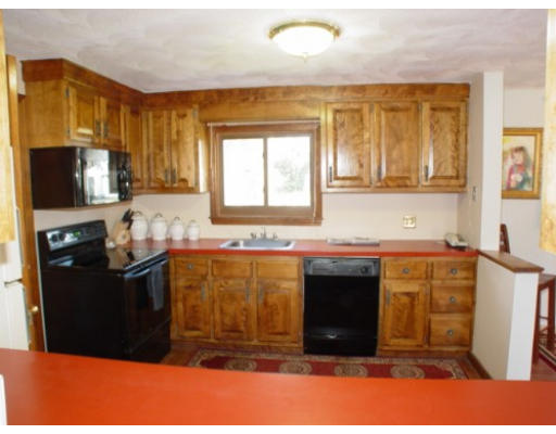 39 Hidden Road Andover, MA 01810 - Photo 8 of 15