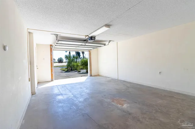 a view of a pathway with a pathway