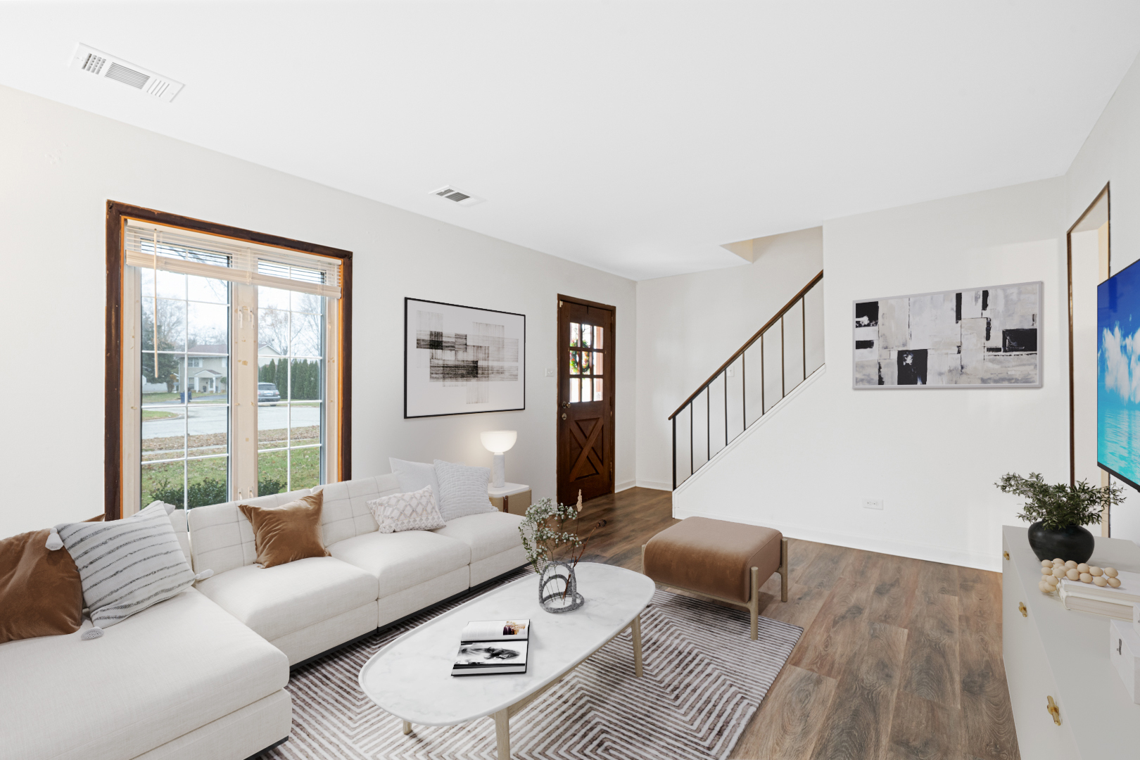 5503 Georgetown Drive Matteson, IL 60443 - Photo 11 of 27 a living room with furniture and wooden floor