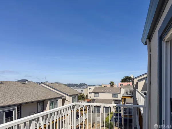 $650,000 | 1004 San Antonio Circle, Unit 309, Daly City, CA 94014