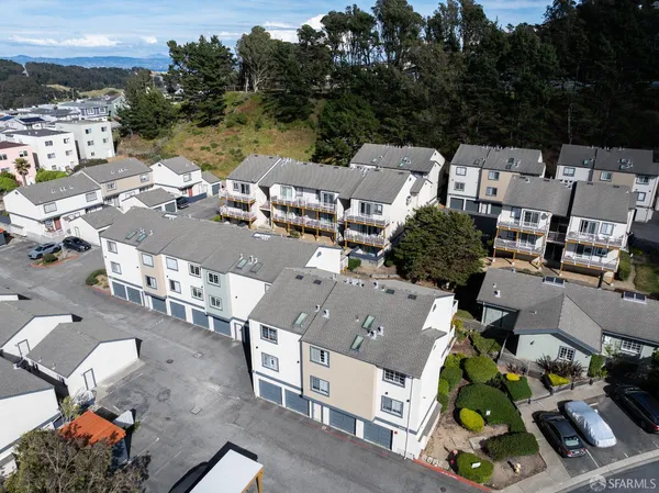 $650,000 | 1004 San Antonio Circle, Unit 309, Daly City, CA 94014