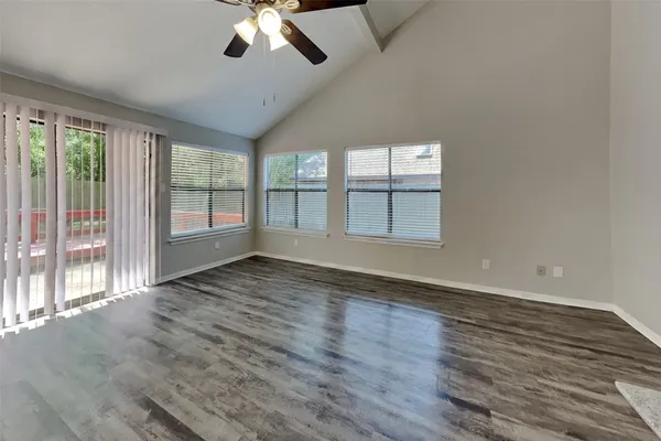 $2,400 | 3806 Village Oaks Drive, Houston, TX 77339