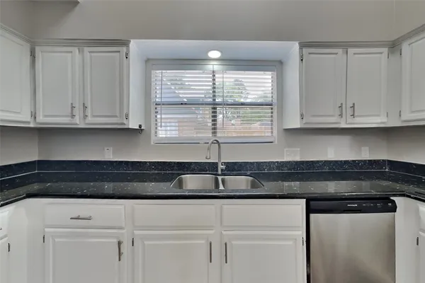 $2,400 | 3806 Village Oaks Drive, Houston, TX 77339