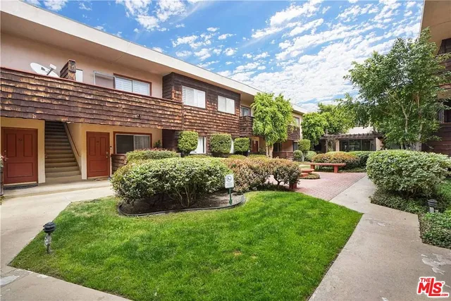 $430,000 | 5403 Newcastle Avenue, Unit 69, Encino, CA 91316