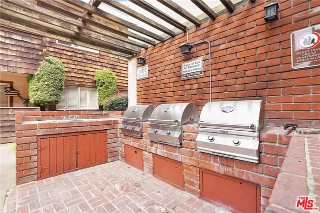 $430,000 | 5403 Newcastle Avenue, Unit 69, Encino, CA 91316