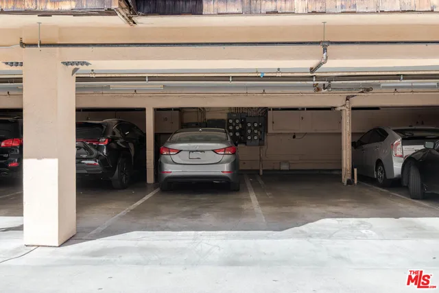 $430,000 | 5403 Newcastle Avenue, Unit 69, Encino, CA 91316