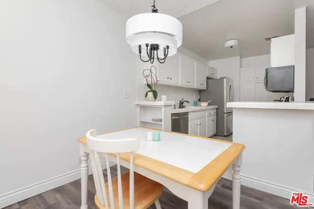 $430,000 | 5403 Newcastle Avenue, Unit 69, Encino, CA 91316