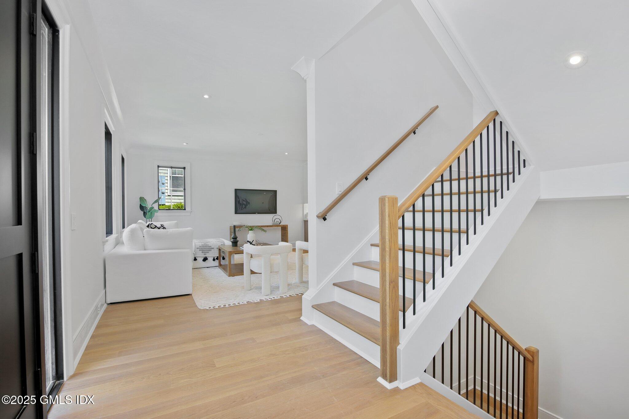 148 East Elm Street, Unit 1 Greenwich, CT 06830 - Photo 4 of 30 6-web-or-mls-148-e-elm-st-unit-a