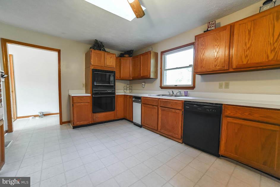 12505 Shiloh Church Road Newburg, MD 20664 - Photo 5 of 29 Kitchen