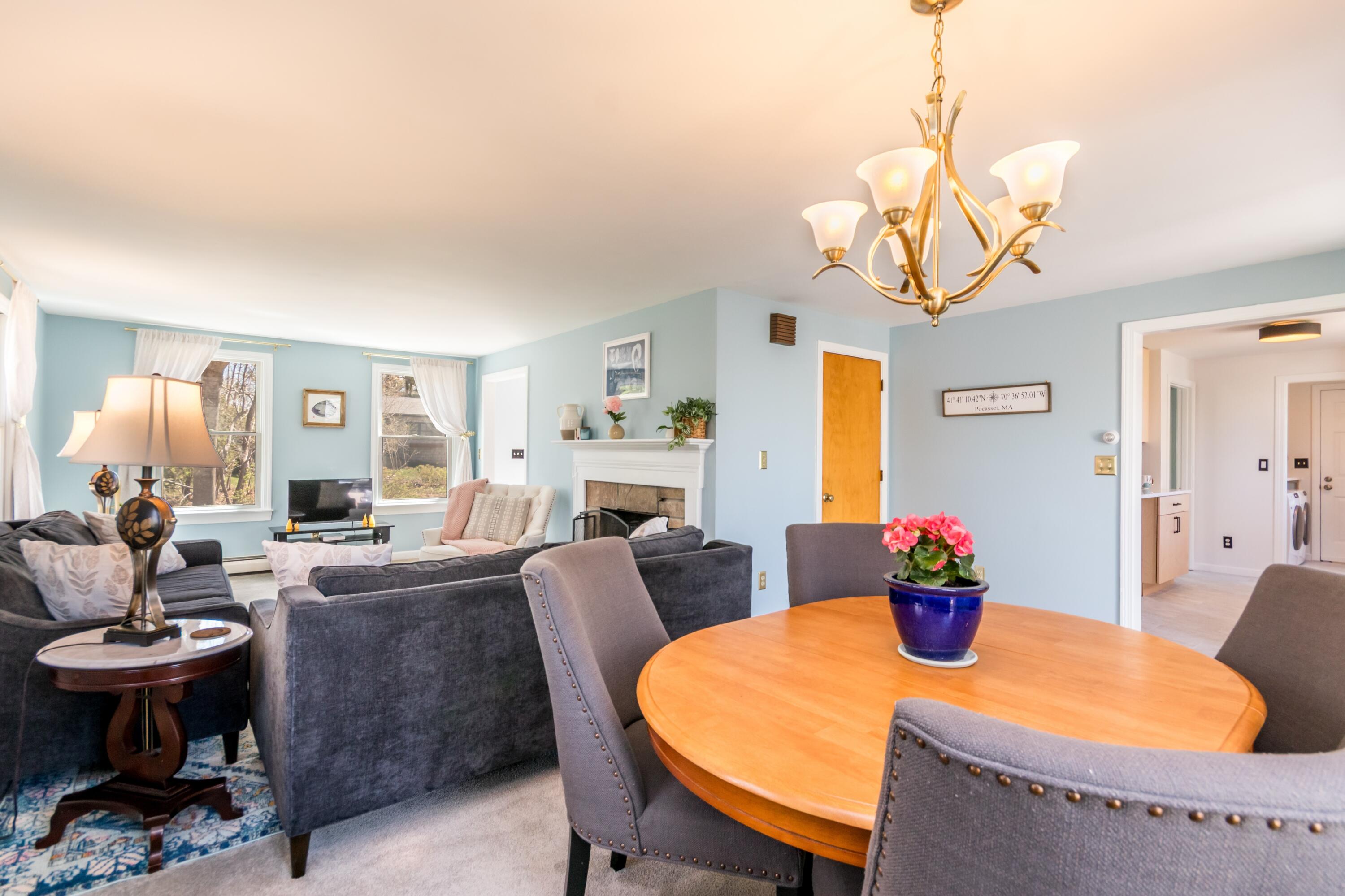 4 Quail Hill Road Pocasset, MA 02559 - Photo 8 of 38 Living/dining
