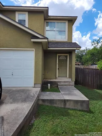 $1,295 | 10023 Vasso View, Unit 4, Converse, TX 78109