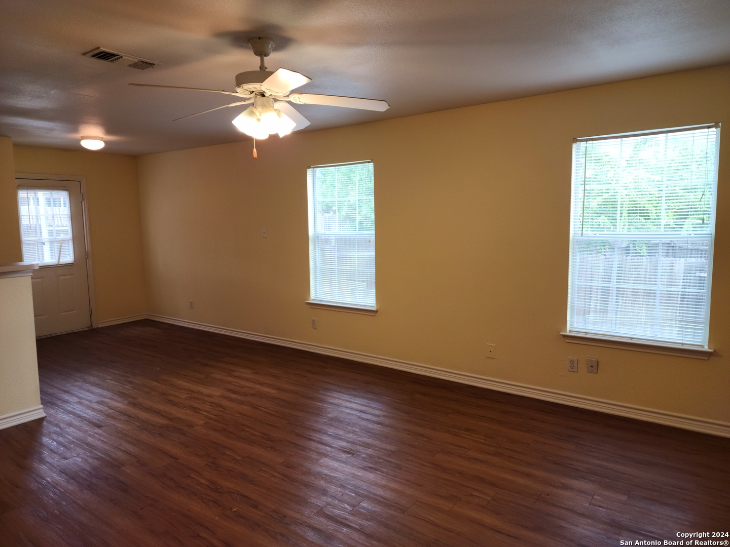 10023 Vasso View, Unit 4 Converse, TX 78109 - Photo 5 of 24