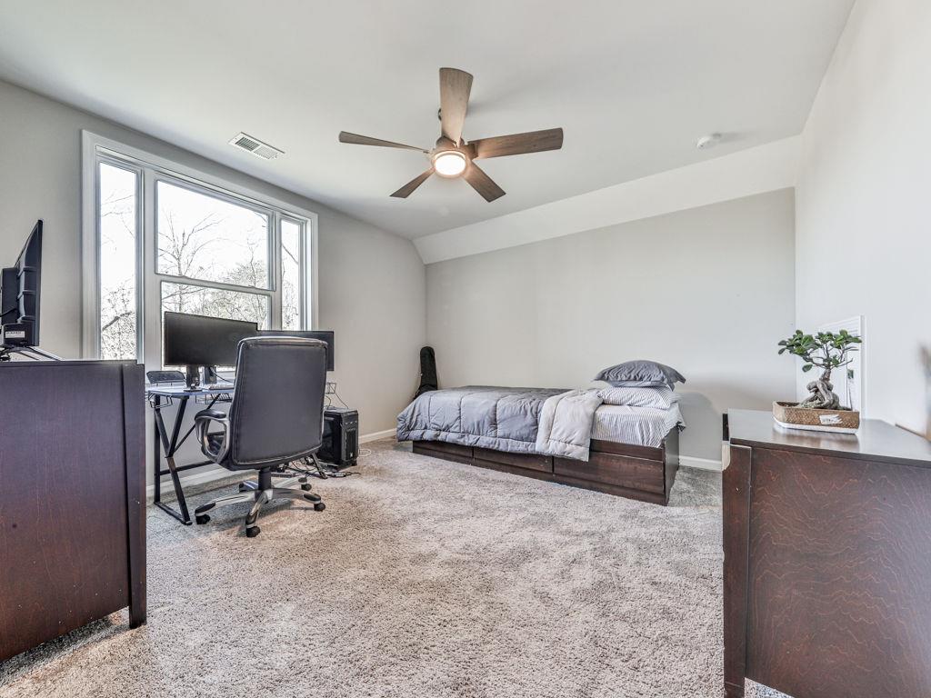 711 Carver Mill Road Talking Rock, GA 30175 - Photo 29 of 39 a living room with furniture