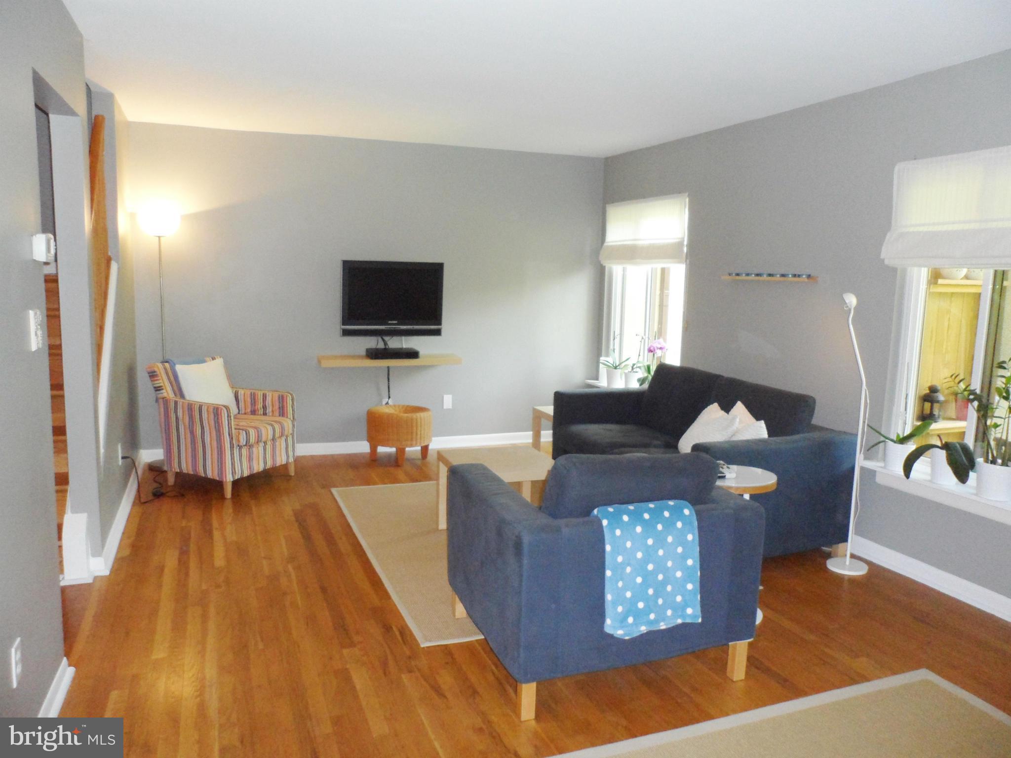 9716 Basket Ring Road Columbia, MD 21045 - Photo 6 of 25 Living Room
