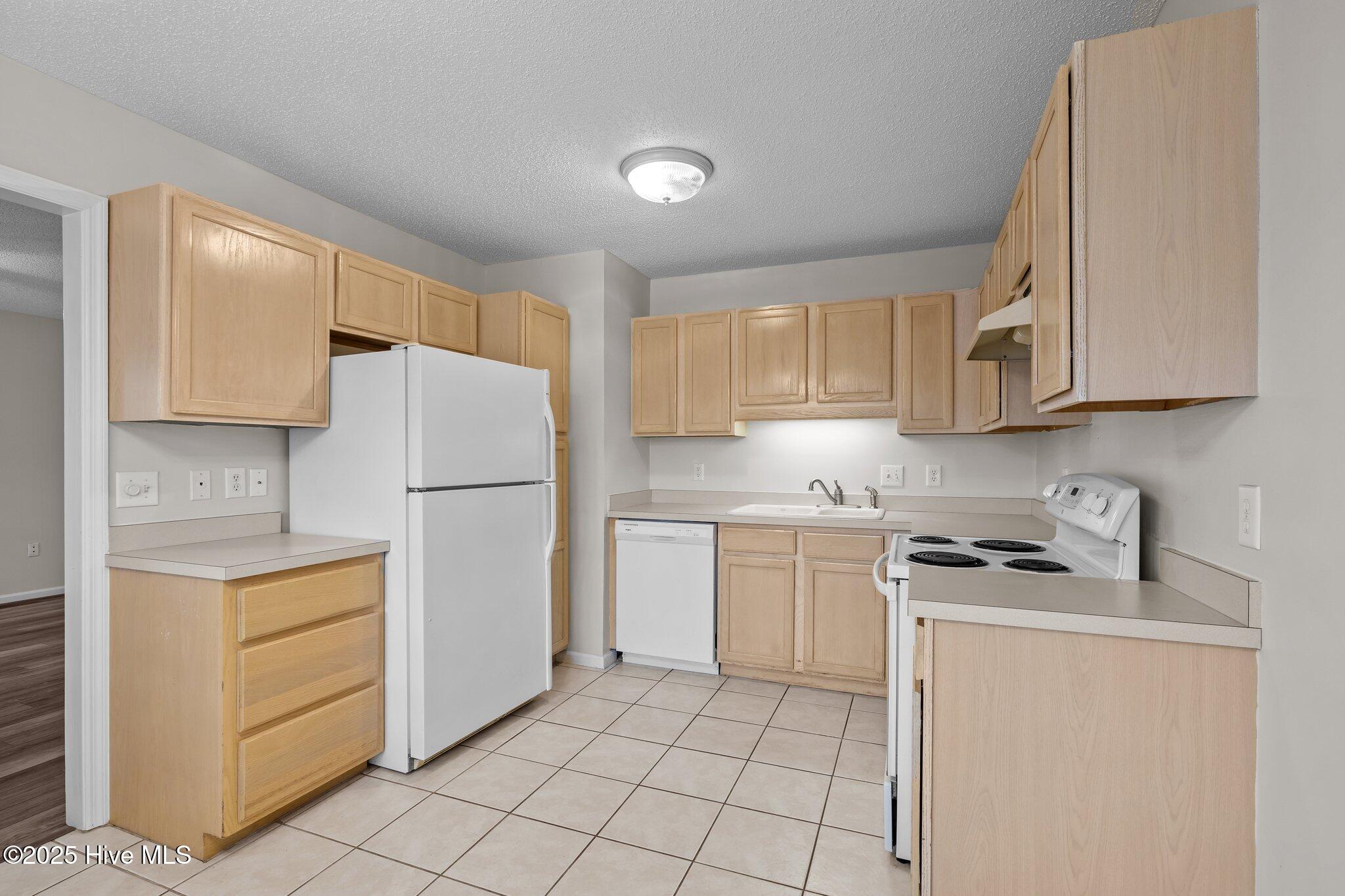 303 Barbour Road, Unit 303 Morehead City, NC 28557 - Photo 24 of 43 24-web-or-mls-1S3A0821