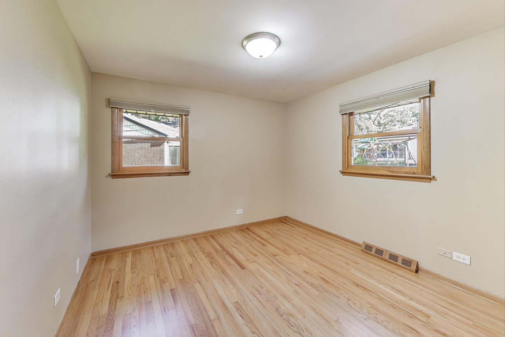 137 Racine Place Mundelein, IL 60060 - Photo 9 of 23 Gallery Image 9