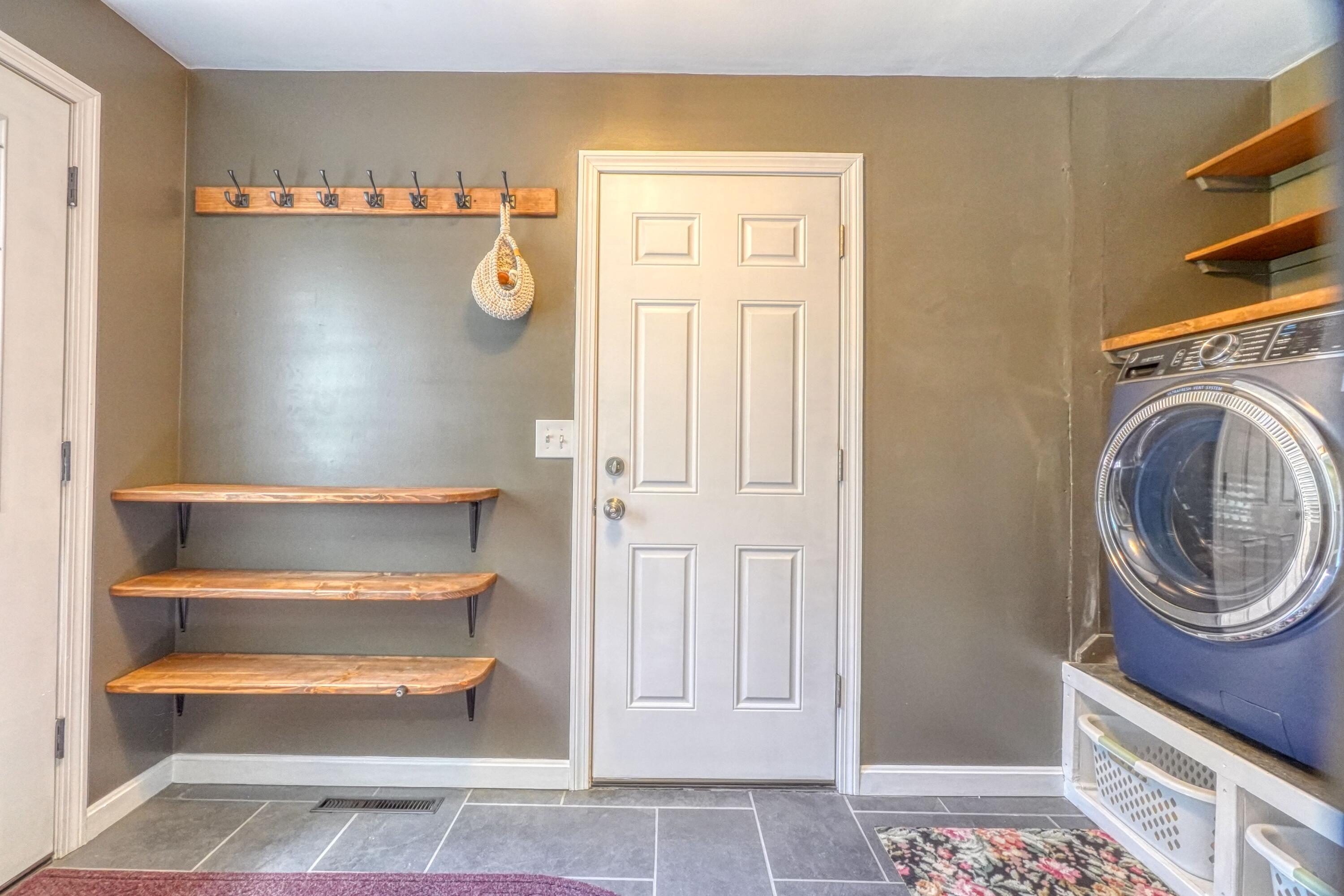 2041 Summerhaven Road Sidney, ME 04330 - Photo 8 of 30 Breezeway & Mudroom