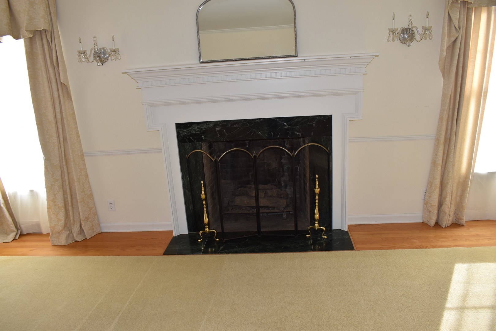 501 South Main Street Flanagan, IL 61740 - Photo 16 of 36 a living room with fireplace