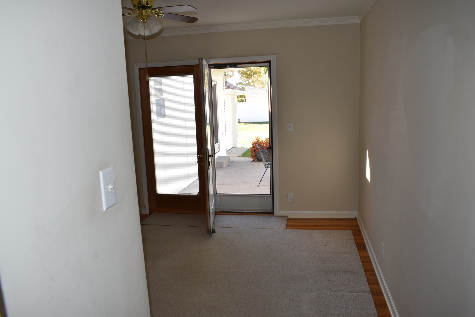 501 South Main Street Flanagan, IL 61740 - Photo 21 of 36 a view of an empty room with a window