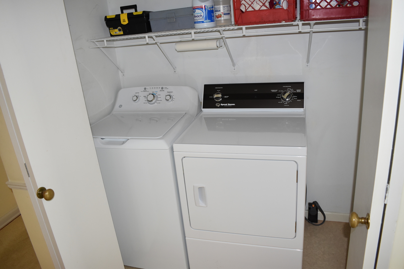 501 South Main Street Flanagan, IL 61740 - Photo 24 of 36 a utility room with dryer and washer