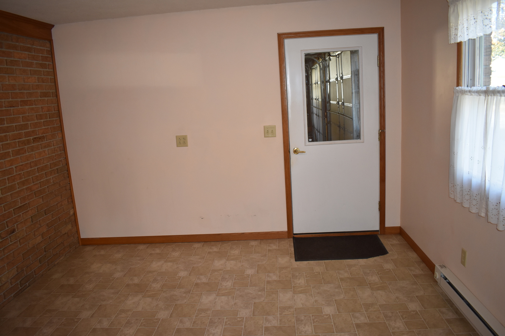 501 South Main Street Flanagan, IL 61740 - Photo 30 of 36 an empty room with windows