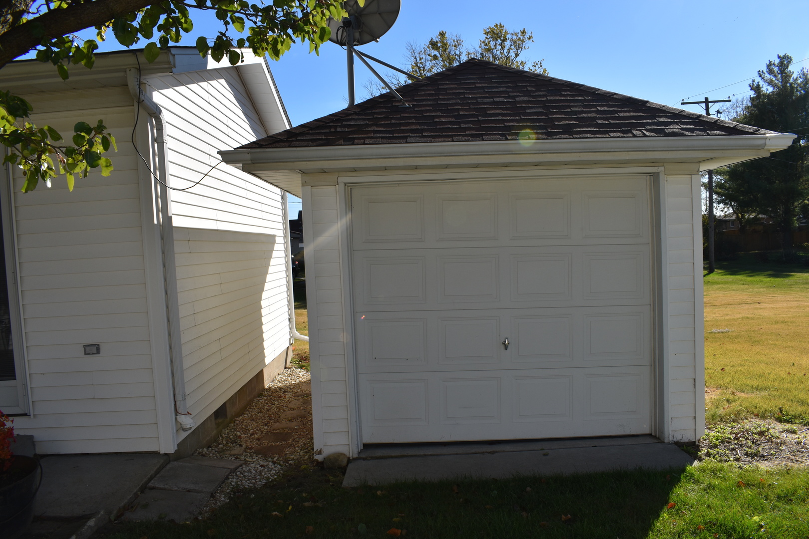 501 South Main Street Flanagan, IL 61740 - Photo 35 of 36 a view of wooden door