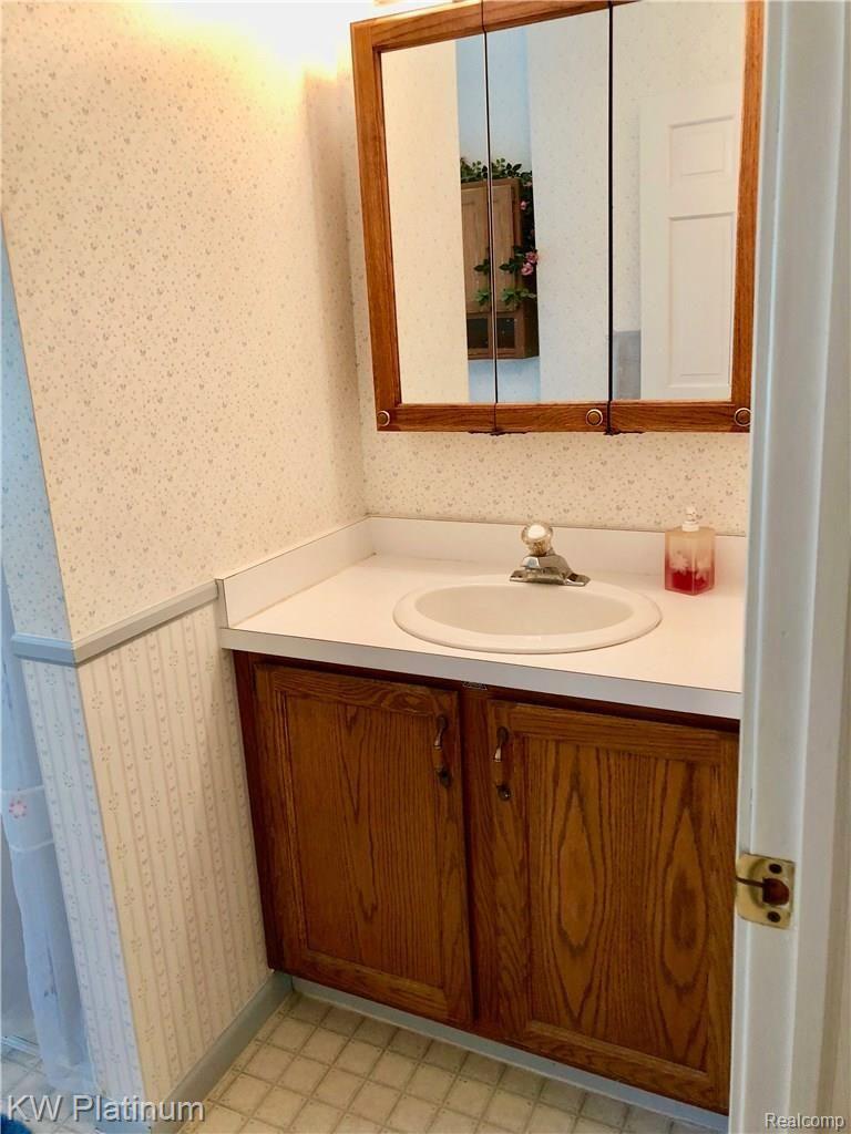 3599 Angus Road Fort Gratiot, MI 48059 - Photo 43 of 57 IMG_3016.jpg