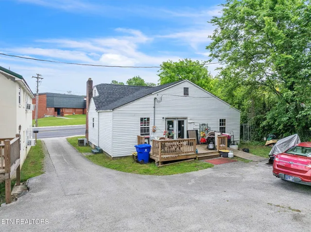 $605,000 | 929 North Roane Street, Harriman, TN 37748