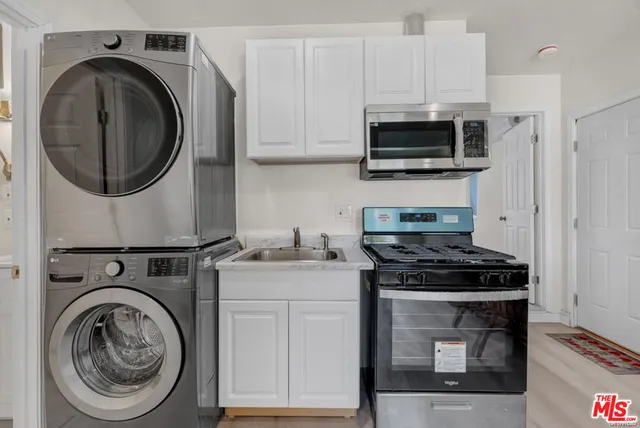 $2,950 | 7703 Baird Avenue, Reseda, CA 91335