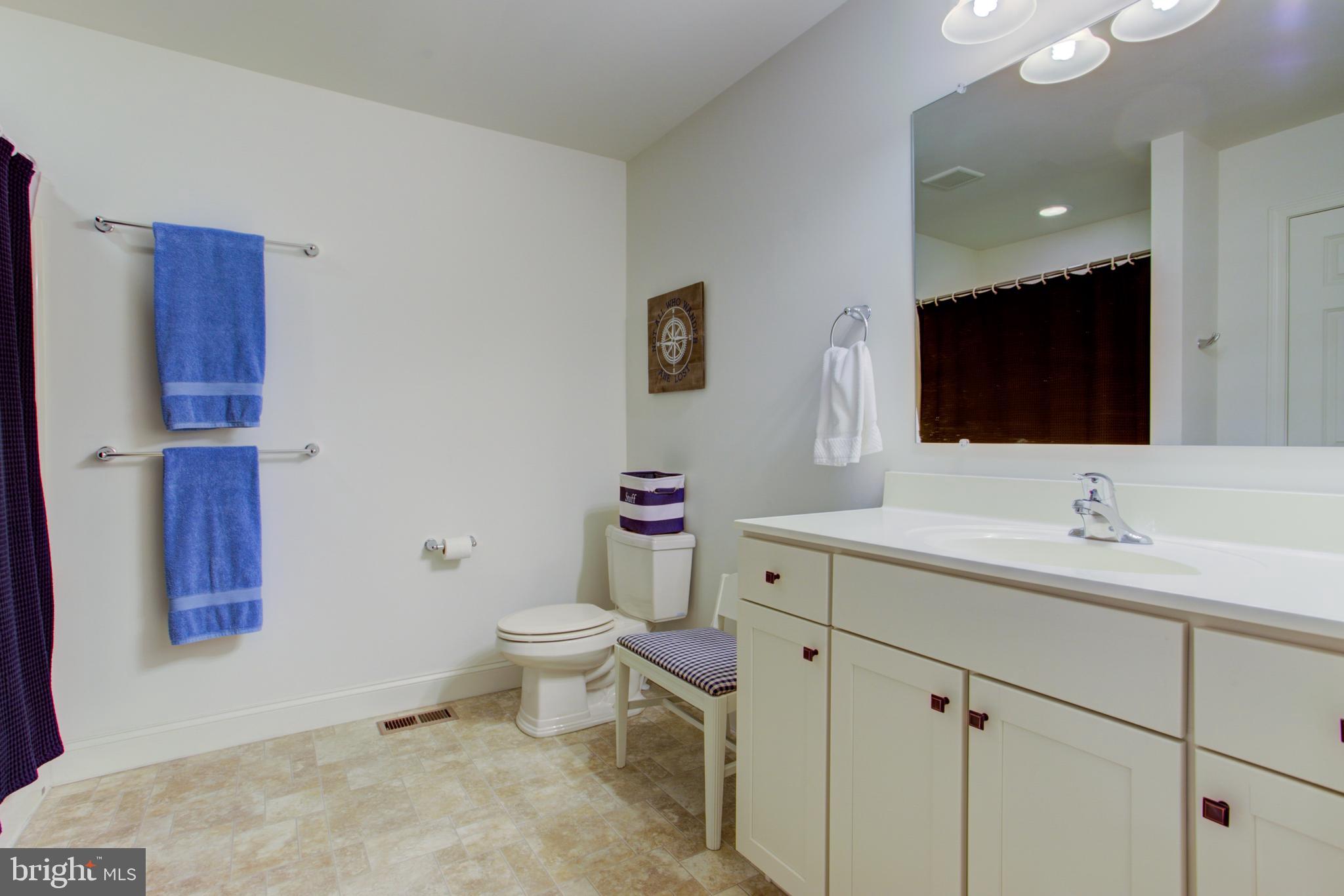 617 Warminster Lane Lititz, PA 17543 - Photo 40 of 56 Full bath # 4 - Located in upstairs hallway