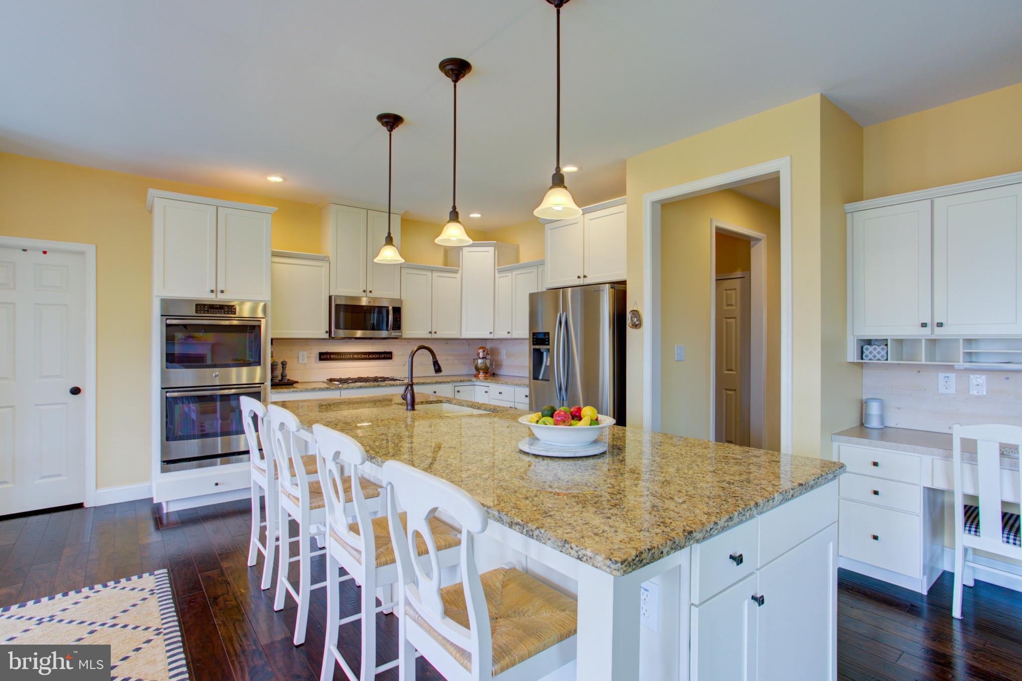 617 Warminster Lane Lititz, PA 17543 - Photo 5 of 56 Granite Topped Island Seats 4 Comfortably!