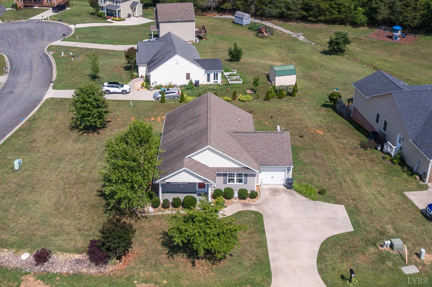 1583 Link Road Bedford, VA 24523 - Photo 4 of 40
