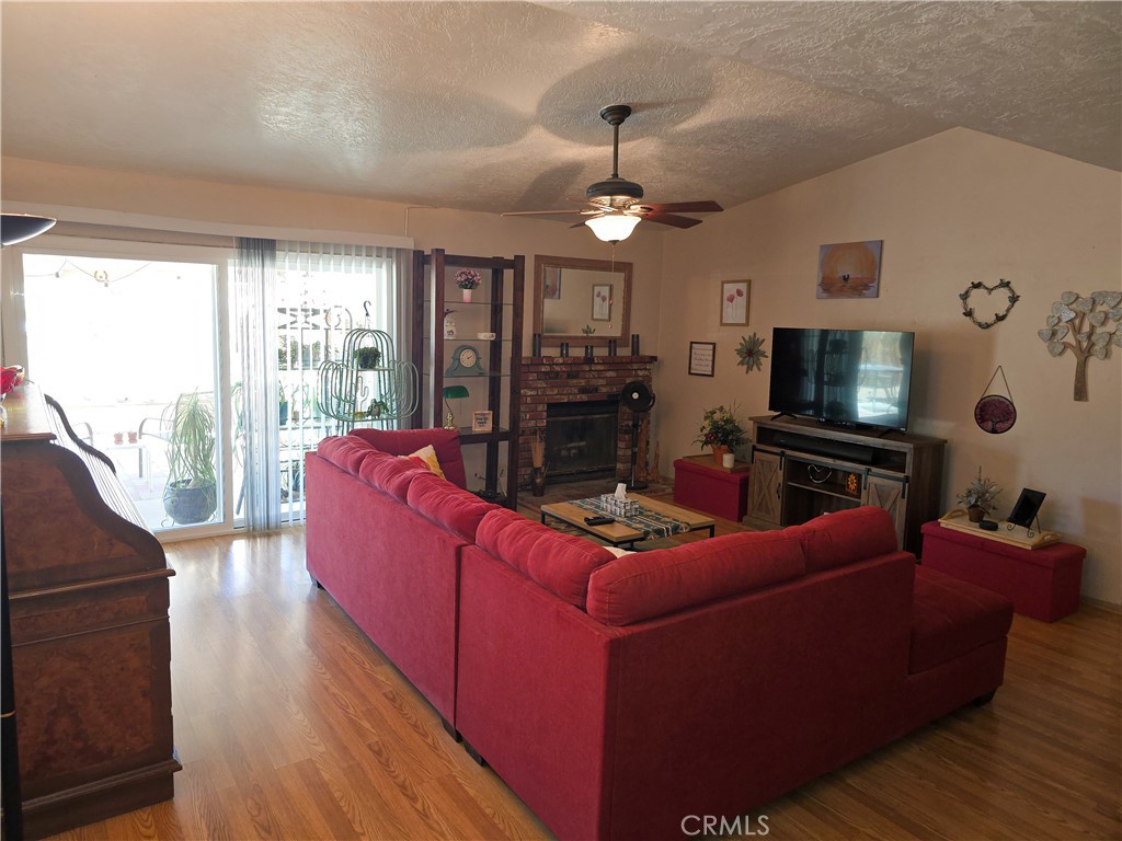 23911 Tahquitz Road Apple Valley, CA 92307 - Photo 5 of 32