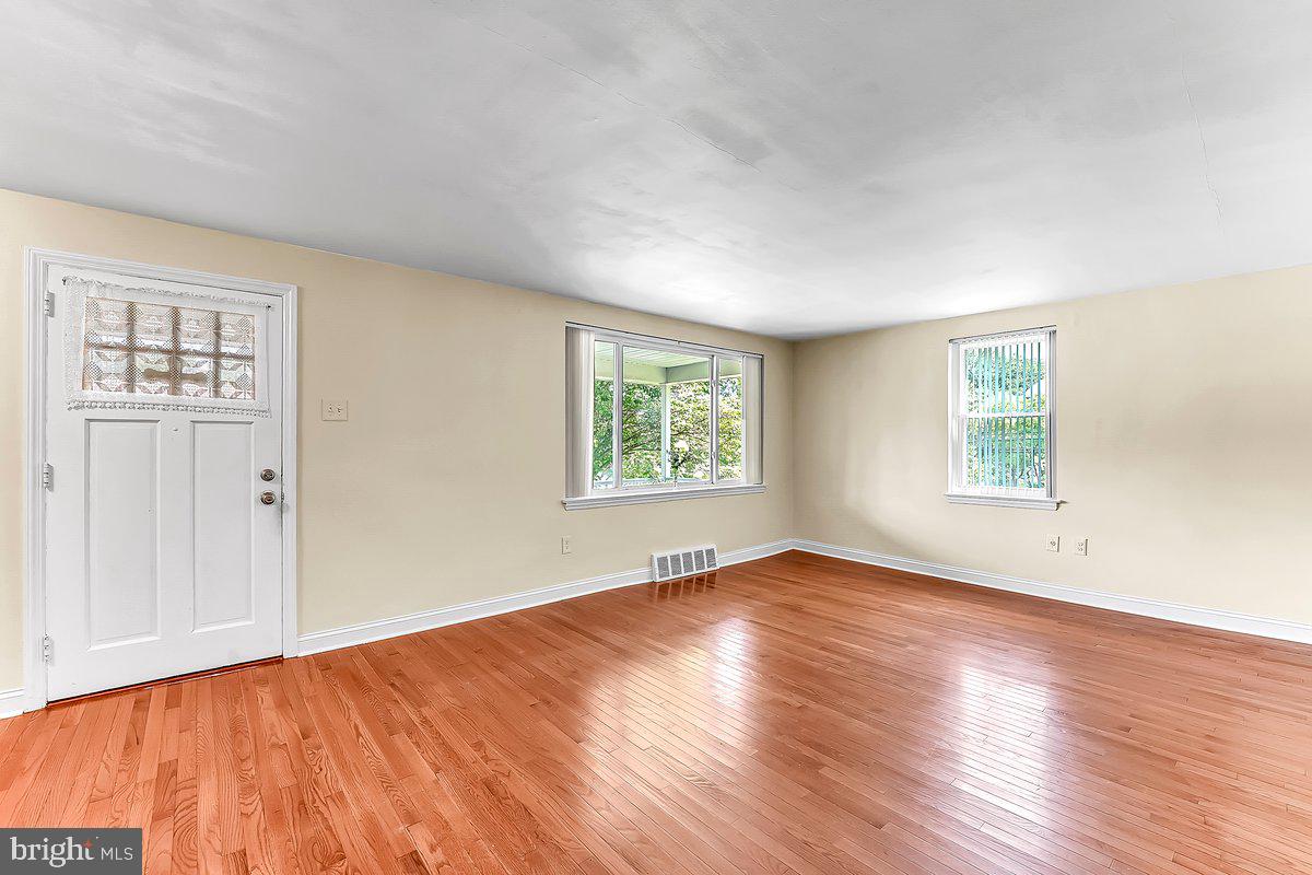 51 Fairview Road Broomall, PA 19008 - Photo 6 of 29 Gallery Image 6