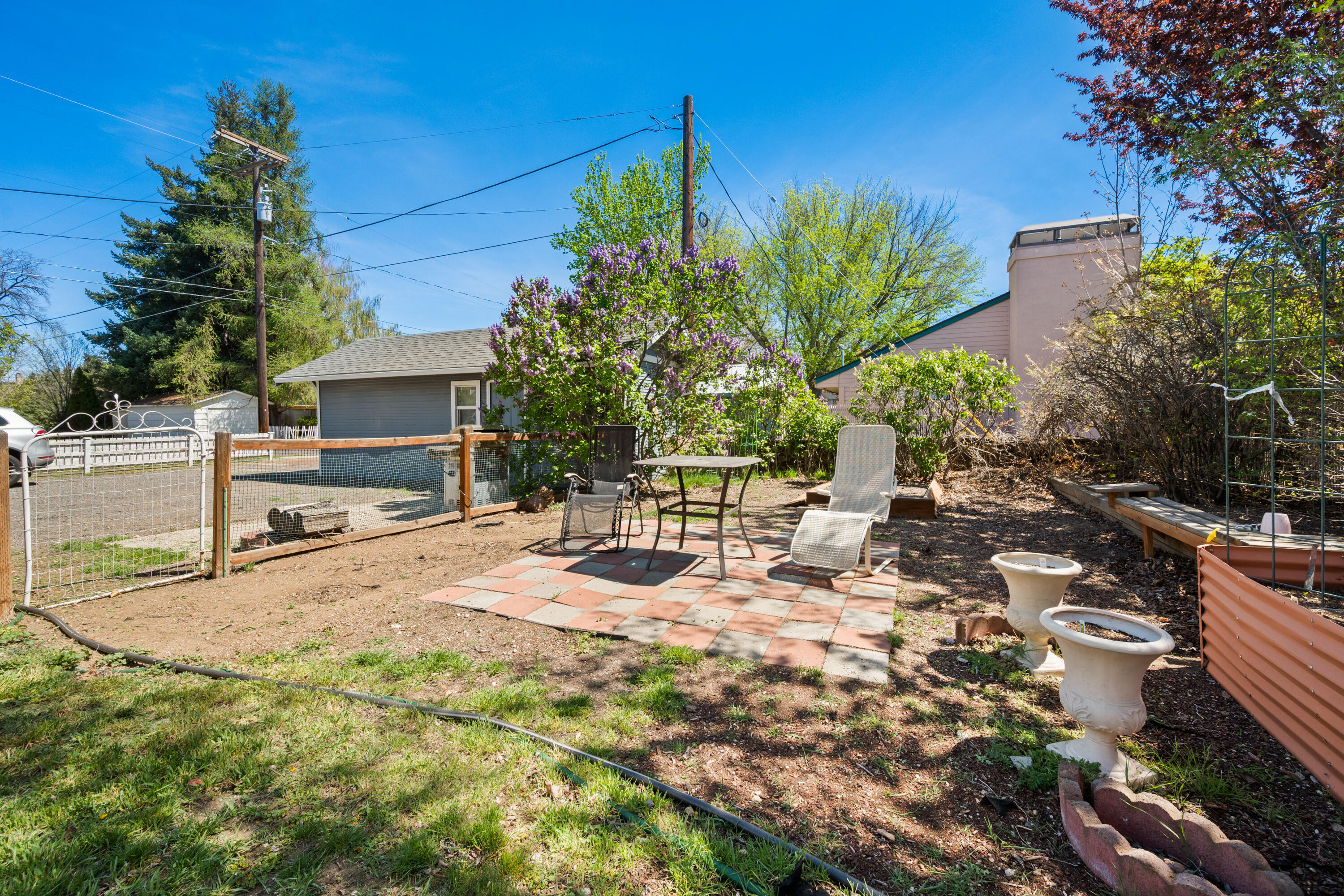 714 Southwest Cascade Avenue Redmond, OR 97756 - Photo 27 of 35 714SWCascadeAve-8