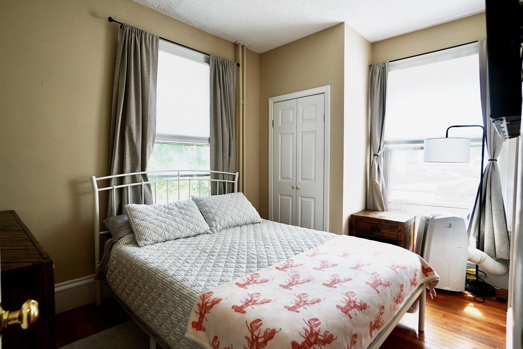 83 Pleasant Street, Unit 3 Marblehead, MA 01945 - Photo 6 of 7