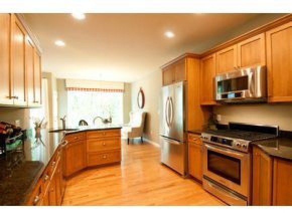 10 Springwood Way, Unit 49 Manchester, NH 03102 - Photo 4 of 16