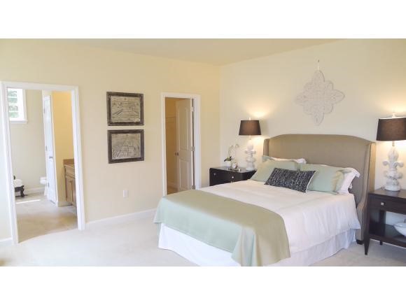 10 Springwood Way, Unit 49 Manchester, NH 03102 - Photo 7 of 16