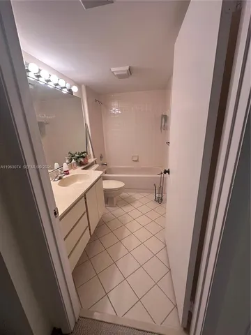 $195,000 | 2811 Village Boulevard, Unit 404, West Palm Beach, FL 33409