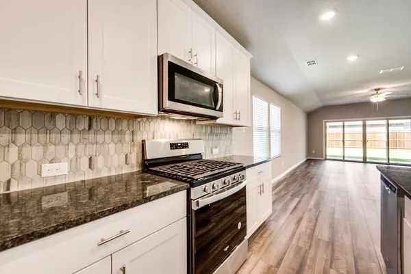 $2,195 | 605 Cedar Springs Drive, Princeton, TX 75407