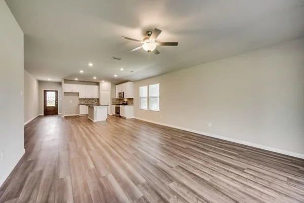 $2,195 | 605 Cedar Springs Drive, Princeton, TX 75407