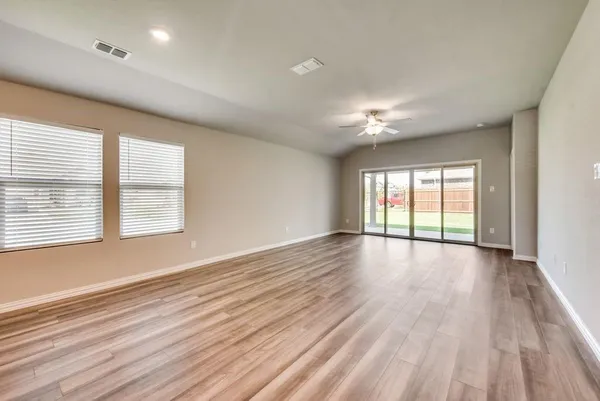 $2,195 | 605 Cedar Springs Drive, Princeton, TX 75407