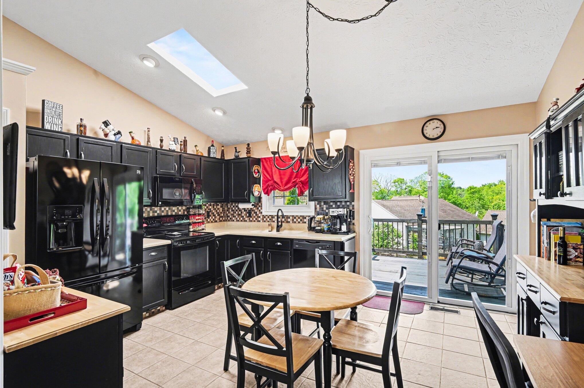 202 Tando Way Covington, KY 41017 - Photo 2 of 27