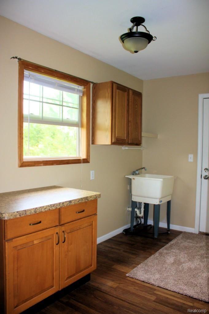222 Holmes Road Allenton, MI 48002 - Photo 18 of 33 Laundry.jpg
