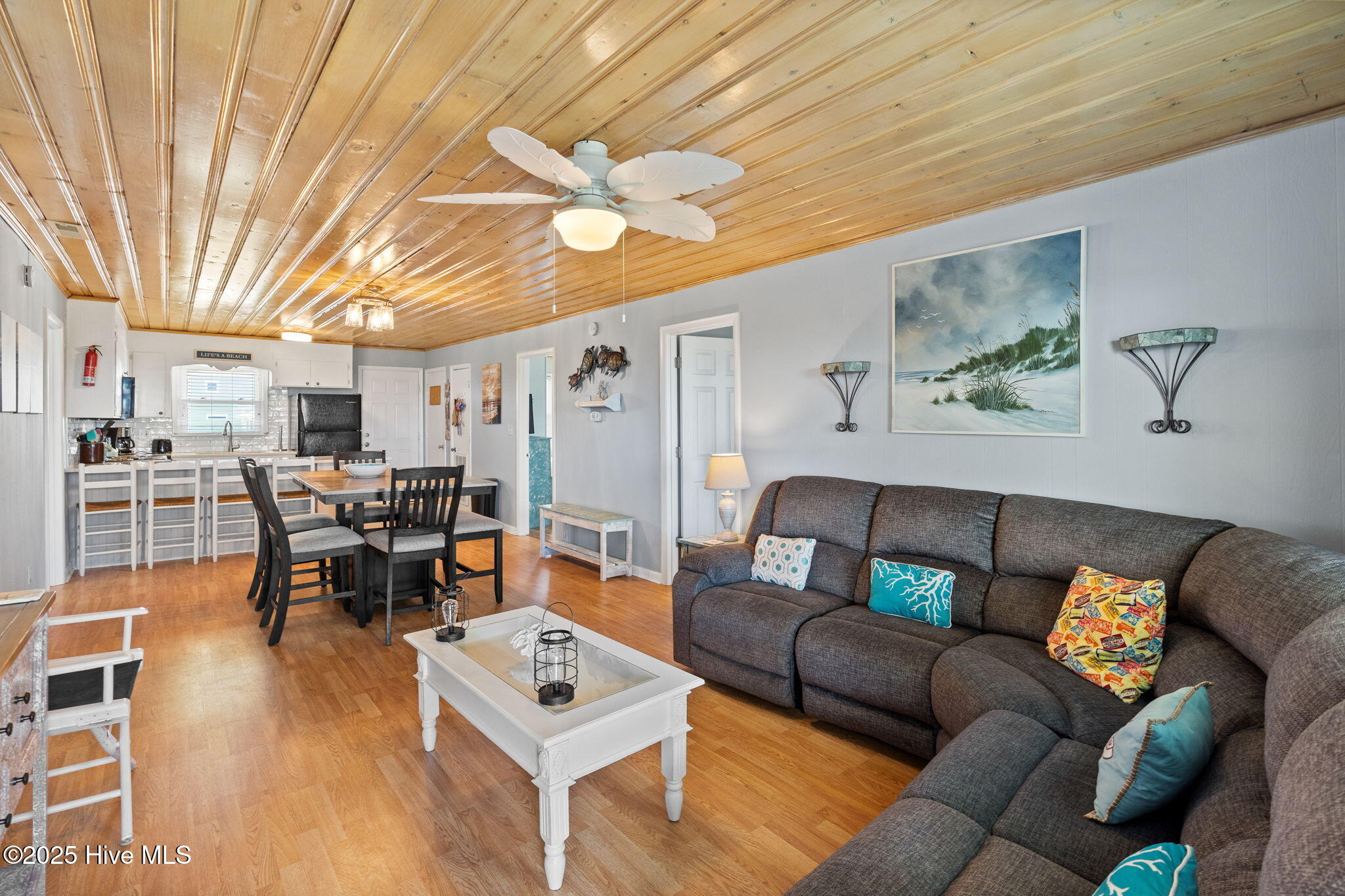 203 West Main Street Sunset Beach, NC 28468 - Photo 6 of 49 33-web-or-mls-CAMMediaLLC.com 203w-33