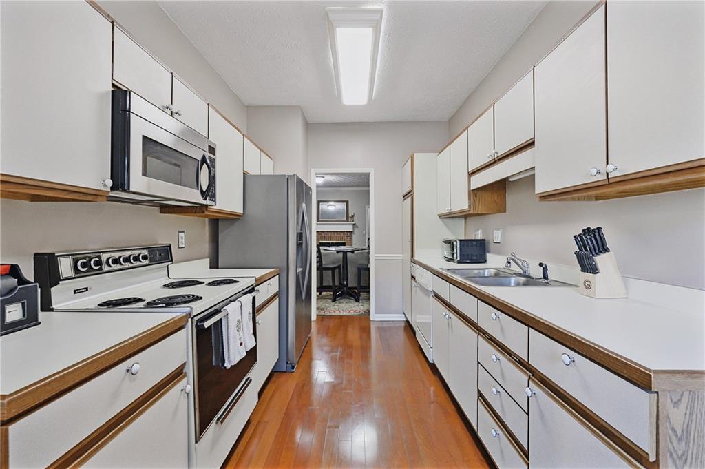 3997 Elm Street Atlanta, GA 30341 - Photo 13 of 46