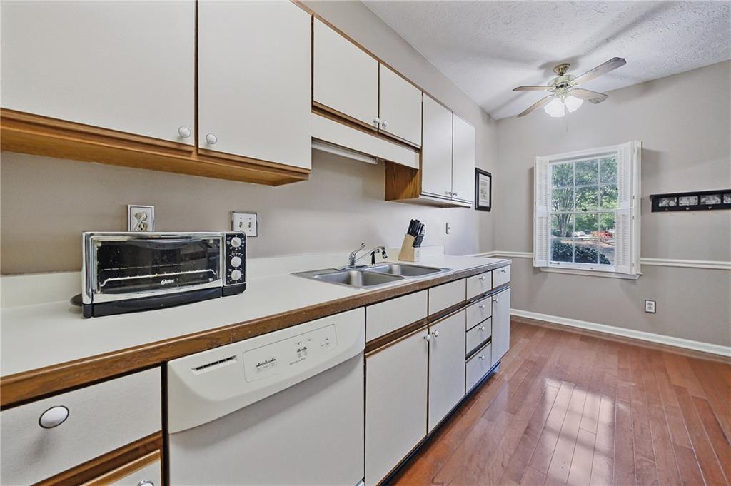 3997 Elm Street Atlanta, GA 30341 - Photo 17 of 46