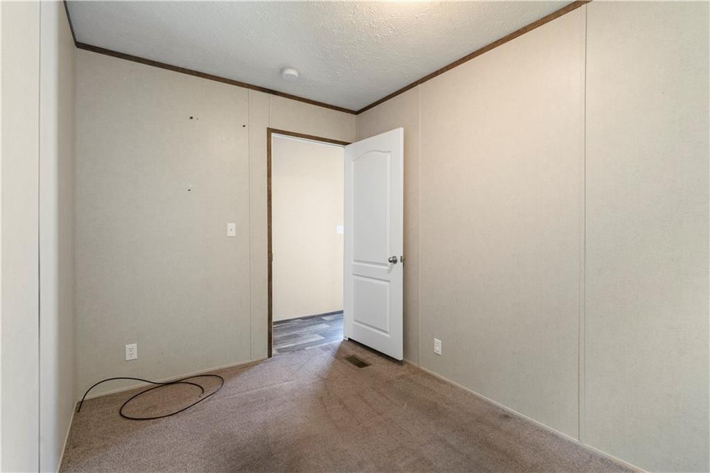 195 Falls Church Road Imperial, PA 15126 - Photo 20 of 32 Gallery Image 20