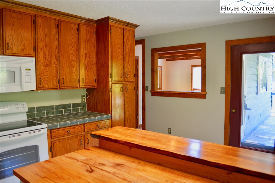353 Clark Swift Road Vilas, NC 28692 - Photo 8 of 43 Gallery Image 8