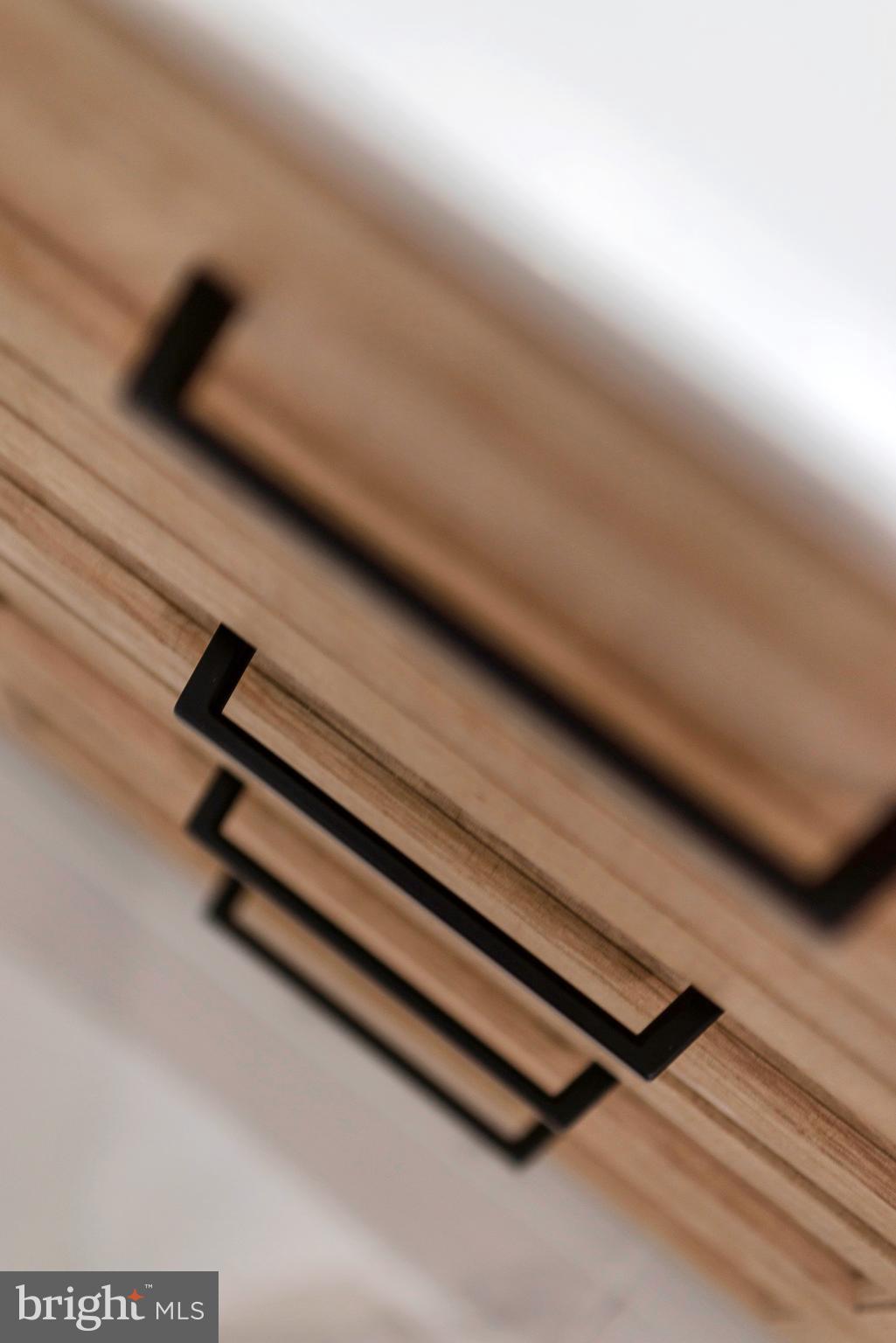 6101 Edsall Road, Unit 602 Alexandria, VA 22304 - Photo 25 of 31 a close up of a bench